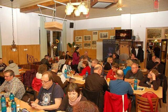 Einige Besucher des 300sten Stammtisches | Foto: Copyright Joerg Ritter