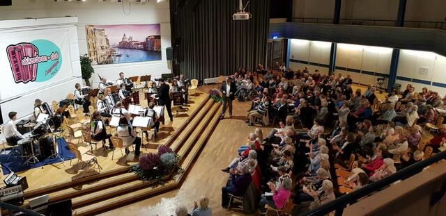 Ein voller Saal und tolle Musik - was will man mehr...