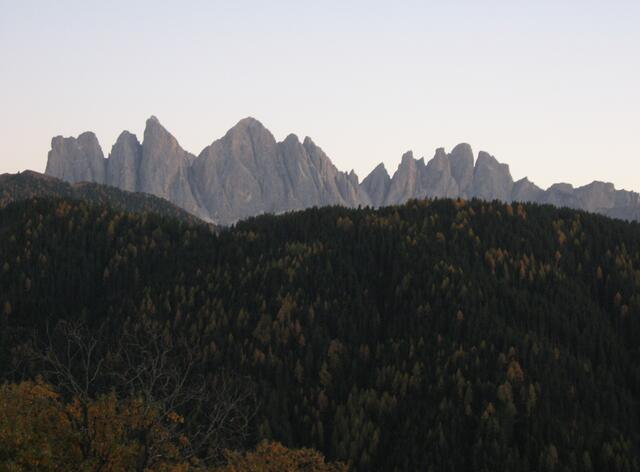 Die "Odlen" - ital. Zähne. Villnößer Geislergruppe. Die Sonne will sich verabschieden.