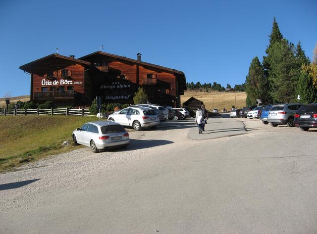 Späte Herbsttage am Würzjoch. Nicht eine Wolke am blauen Himmel. Wir schreiben den 2. Nov. 2019.