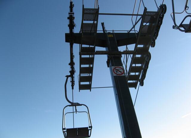 Sessellift auf dem Rückweg von der Rossalm. Auch hier kein Betrieb. "Ruhe vor dem Sturm".