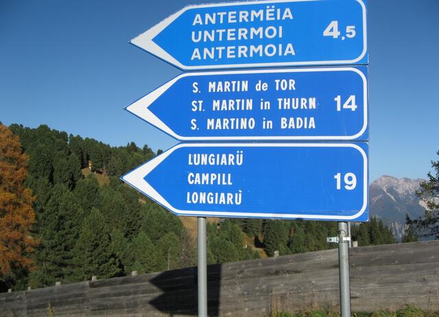 Die Seitentäler, dreisprachig vermerkt: Deutsch, Italienisch, Ladinisch;