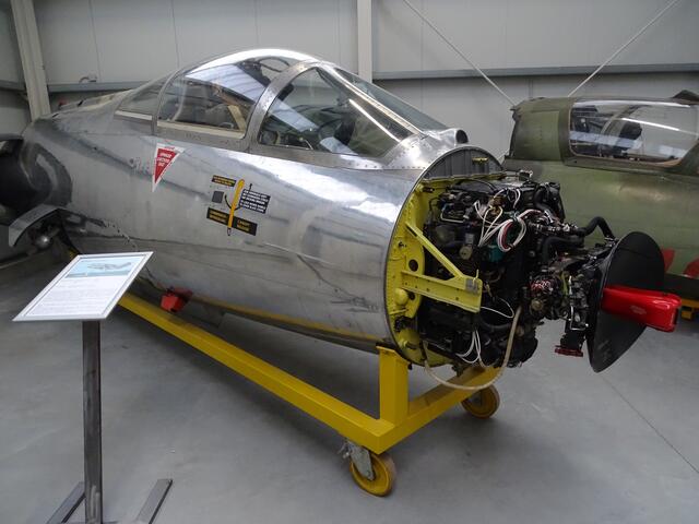 Suchoi SU 22 M4 Cockpit und Elektrik.