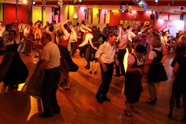 Spaß und Freude pur bei den Tanzabenden im dancepoint Königsbrunn
