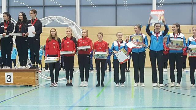 Ehrung der Altersklasse 15-18, Kirchhain in rot