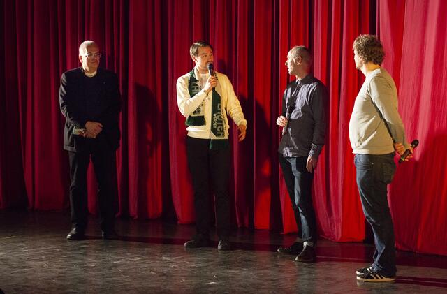 Preview in der Bremer Schauburg: Regisseur "TRAUTMANN" Marcus H. Rosenmüller, Peter Erdmann (Schauburg), Hauptdarsteller David Kross am Mikrofon, Ekkehard Lentz (von rechts)