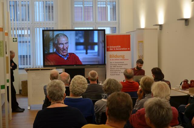 Weltklasse-Torhüter Bert Trautmann - der bekannteste Sportler von TURA Bremen.