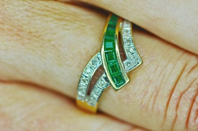 Designer Ring Gold mit Smaragden und Brillanten