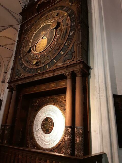 Astronomische Uhr der Marienkirche in Rostock aus dem Jahr 1472