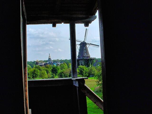 Blick von der Bockwindmühle zum Nachbau der Potsdamer Windmühle "Sanssouci"