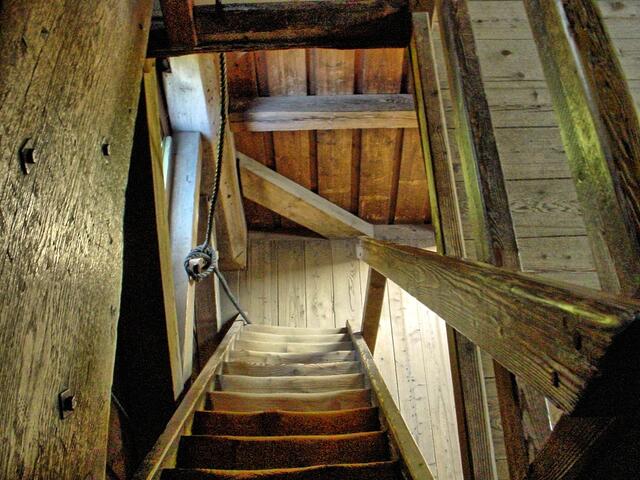 … die ausgetretenen Treppenstufen der Bockwindmühle