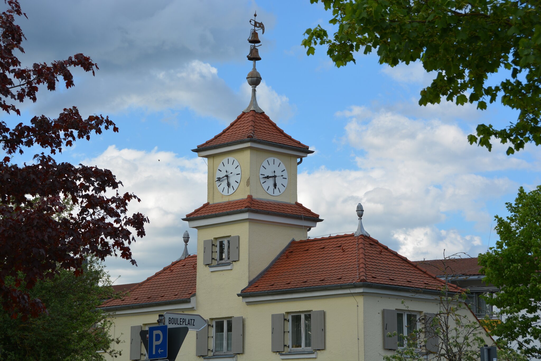 Busfahrt zu historischen und aktuellen Hot spots in Neusäß Neusäß