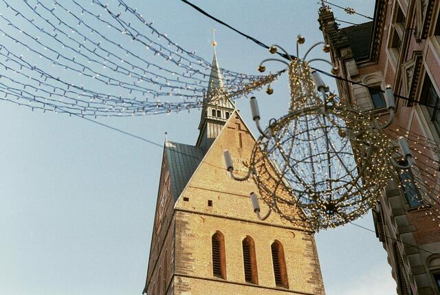 Marktkirche und altes Rathaus Leica ISO 200, 50 mm, 1/500 sec, f8.0