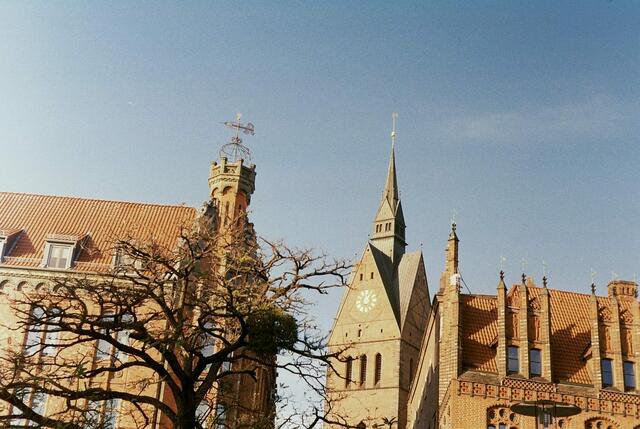 Marktkirche und altes Rathaus Leica ISO 200, 50 mm, 1/500 sec, f8.0