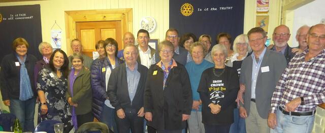 Die Besucher aus Marburg zusammen mit den Clubmitgliedern des RC Haenertsburg beim Clubmeeting | Foto: Copy-credit B. Maisch