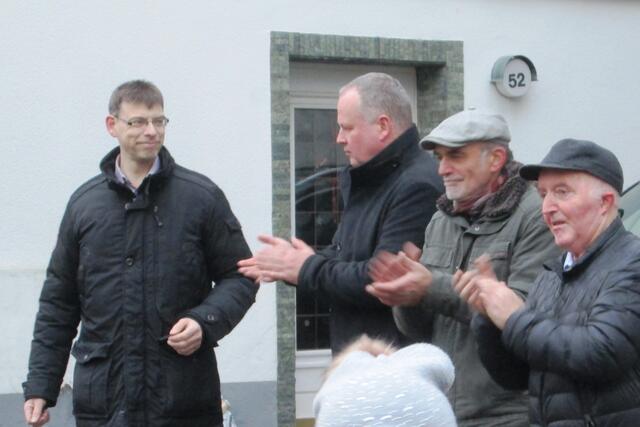 Bäckermeister Michael Bienhaus, der die Feier eröffnet hat, erhielt auch den Beifall von Bürgermeister Christian Klein und seinen Mitinitiatoren Dieter Kocab und Helmut Becker.