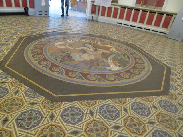 Viel in Mosaik.