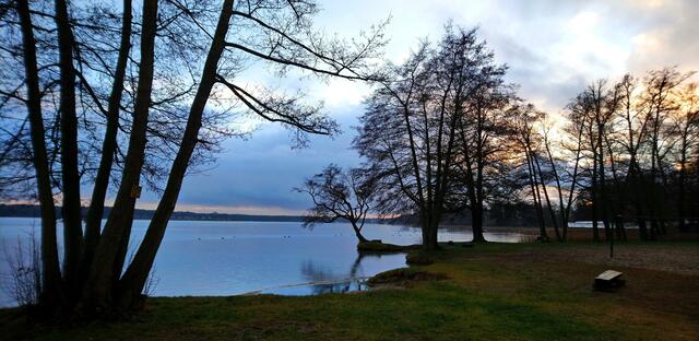 Die Sonne geht unter.