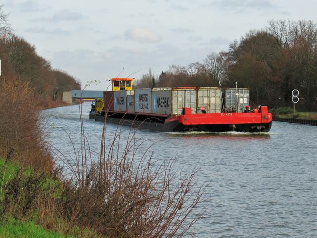 Erstmals ein Containerschiff gesehen!