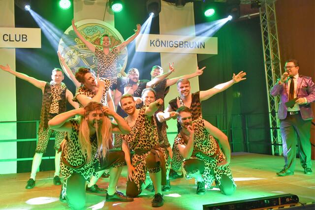 Die CCK Männershowtanzgruppe