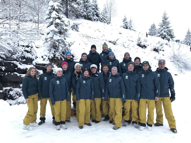 das Team in neuem Outfit