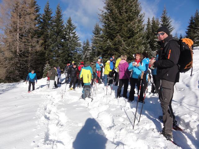Eine Schneeschuhtour führte von Rinnen in Tirol nach Brand.