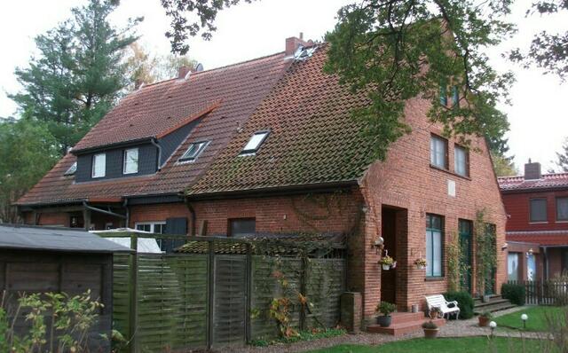 Die frühere Schule in Metel