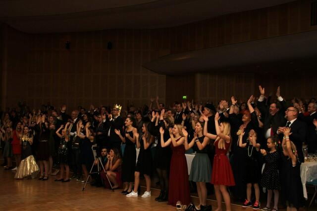 Das Publikum steht Kopf... | Foto: Werner Zettl