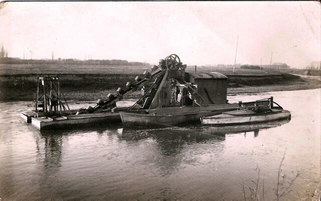 1928 - 1935 Ausbaggerung der Leine bei Coldingen