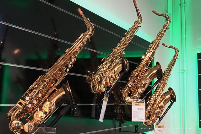 Saxophone....