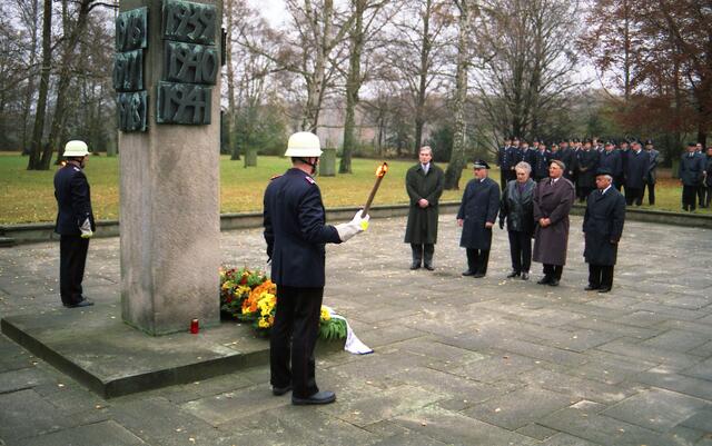 Volkstrauertag 1997 auf dem Seelhorster Friedhof