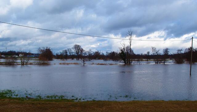 An der B10 bei der Kreppener Mühle: Blick übers Tal nach Westen | Foto: Walter Gollmann