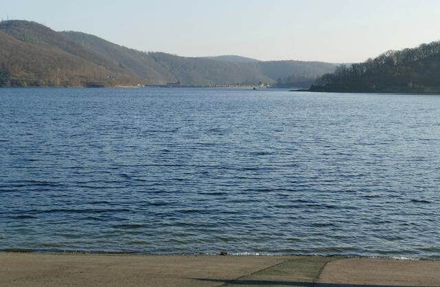 So viel Wasser ist im See das die Insel nicht mehr zu sehen ist