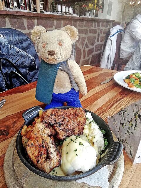 O`Brain und seine "Fuhre Mist" im Thaldorfer Kartoffel- und Schnitzelhaus !