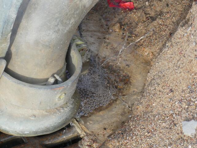 Das Wasser wird ständig abgepumpt