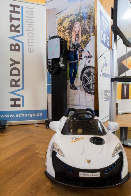 ...mit diesem E-Auto sind wir zwar nicht nach Hause gefahren, aber gefallen hat es uns trotzdem
