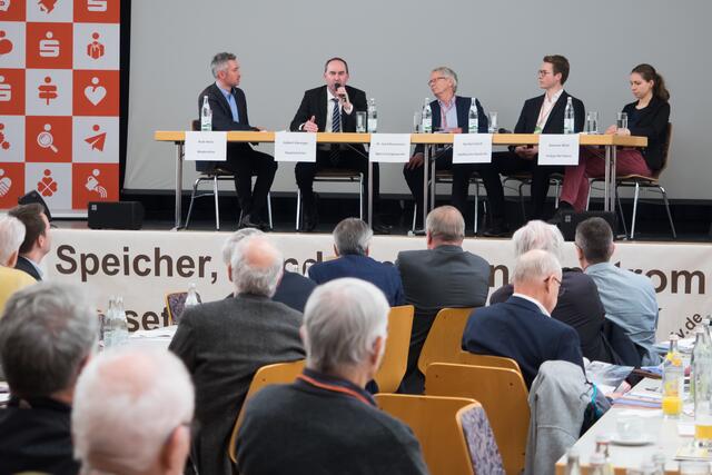 Podiumsdiskussion