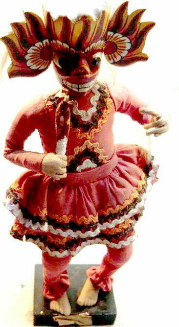 Der Feuerdämon des Kolam-spiels in Ceylon