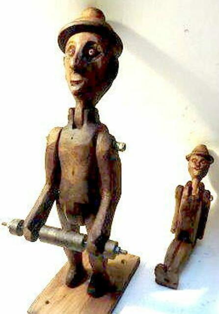 Puppen aus der selber erdachten und gebauten "Weltmaschine" eines oberbayrischen Bauern