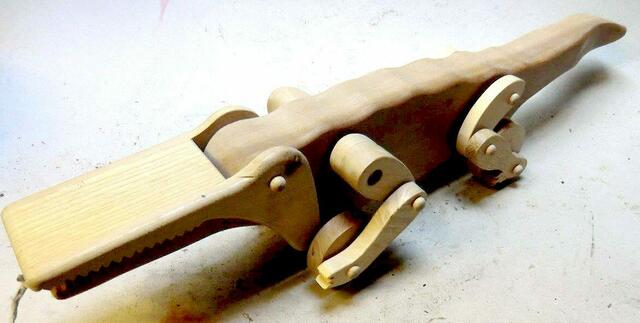 Bewegliches Schnappkrokodil zum Hinterherziehen