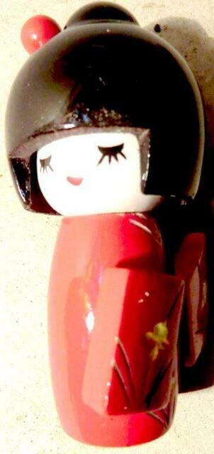 Japanisches Püppchen, aus einfachen gedrechselten Grundformen