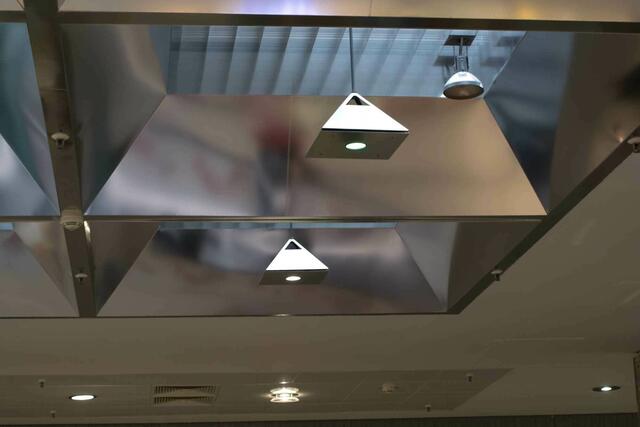 Viel Licht und Lampen