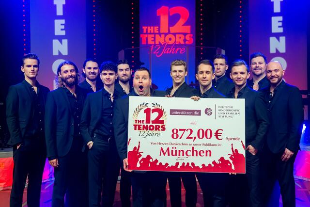 Dank ihres großherzigen Publikums in München konnten THE 12 TENORS 872 Euro für die Deutsche Kinderhospiz- und Familienstiftung (DKFS) sammeln. | Foto: Schröter