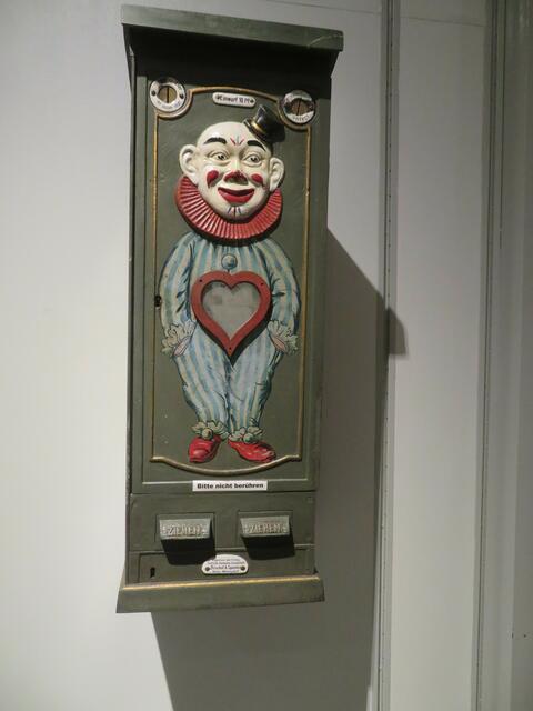 Hier werden kleine Schokoladen gezogen.