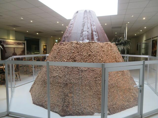 Ein Krater aus Schokolade