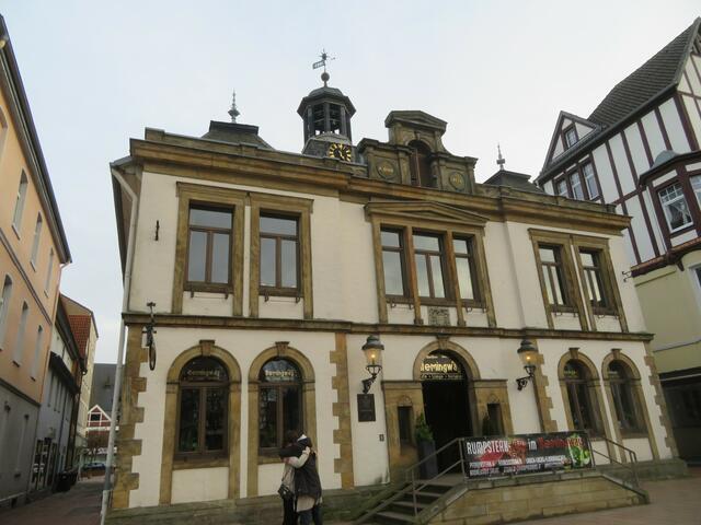 Vielleicht das Rathaus ?