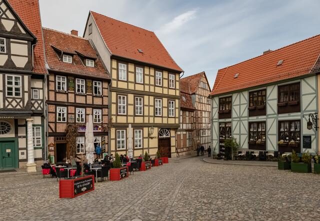 ... am Schlossberg, mit der Käsekuchenbäckerei ...
