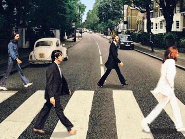 Abstand halten war und ist schon früher bekannt gewesen, bei den "Fabulous Four", den BEATLES auf dem Cover Ihres Albums "Abbey Road".