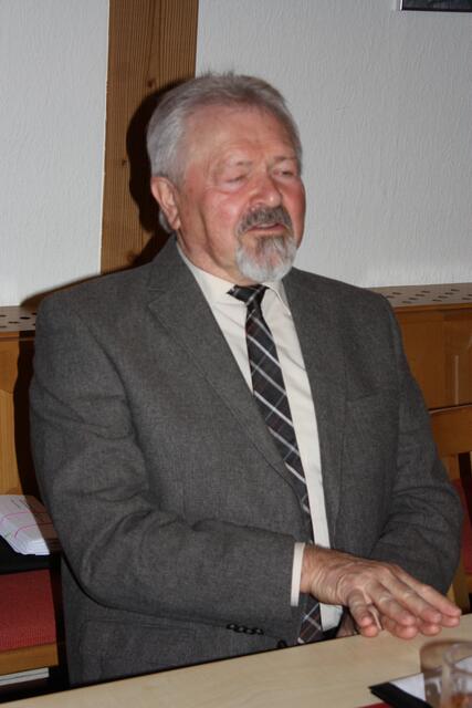 Nach 34 Jahren gibt Anton Kapfer das Amt des Verbandschorleiters zurück.