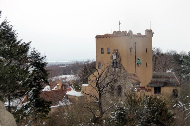Wohnturm mit Torhaus vom Aussichtsturm aufgenommen